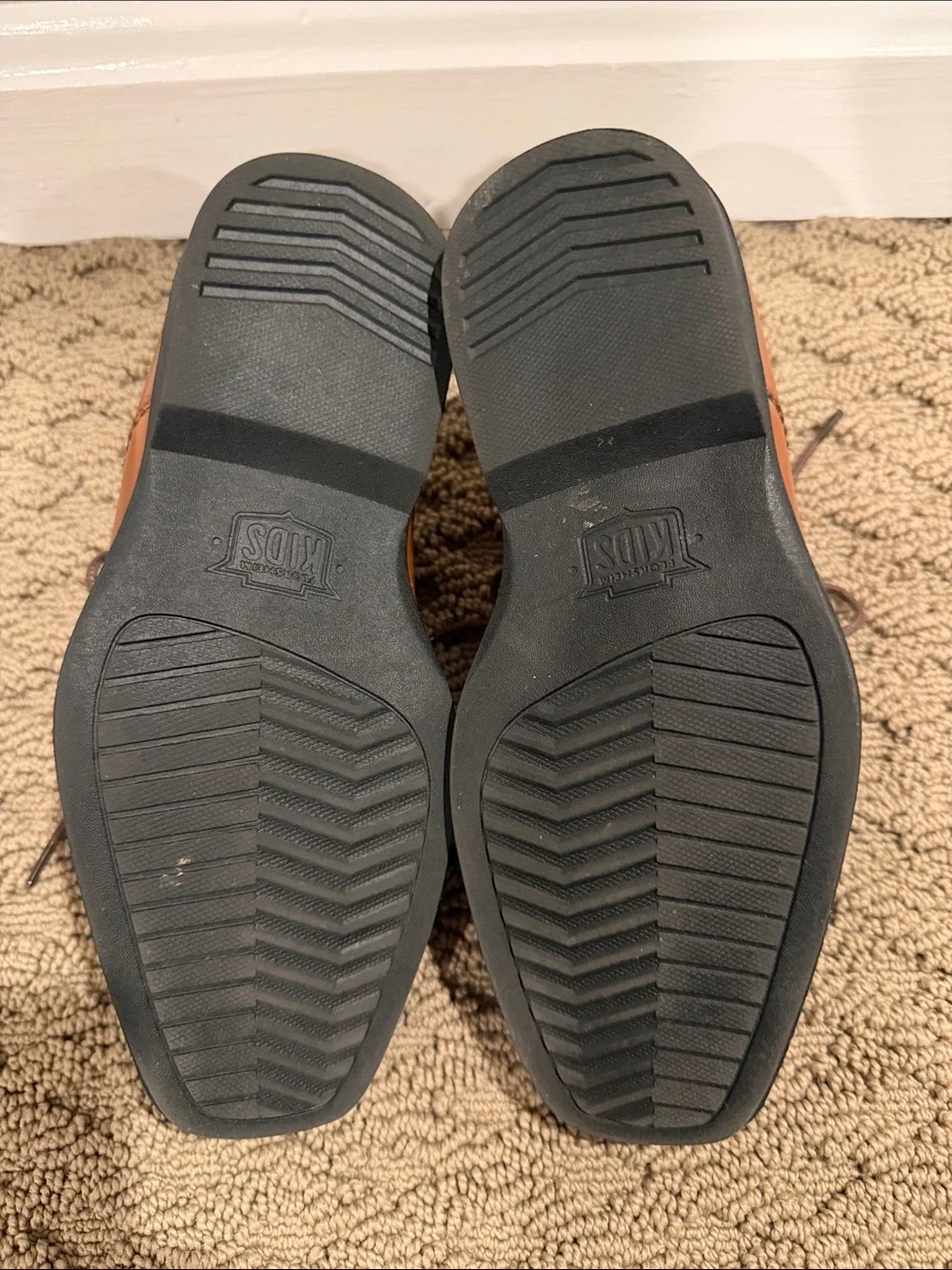 Florsheim (Reveal Bike Ox) leather dress shoes (youth)